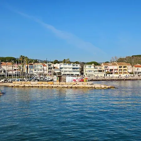 Les Pieds Dans L'eau * Saint-Cyr-sur-Mer