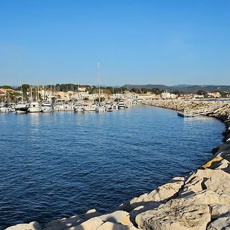 Les Pieds Dans L'eau Daire Saint-Cyr-sur-Mer
